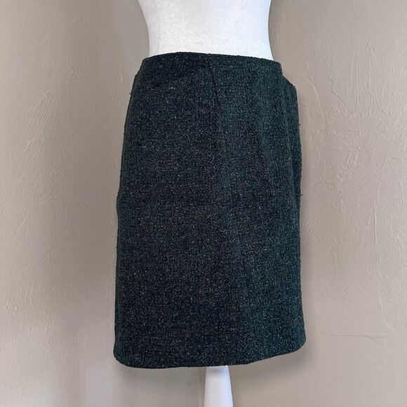 Vintage 1990s Chanel Forest Green Boucle Tweed Mini Skirt 97a 40 FR 8 US - Picture 5 of 16